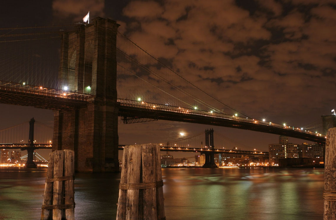 02_Brooklyn_Bridge_at_Night