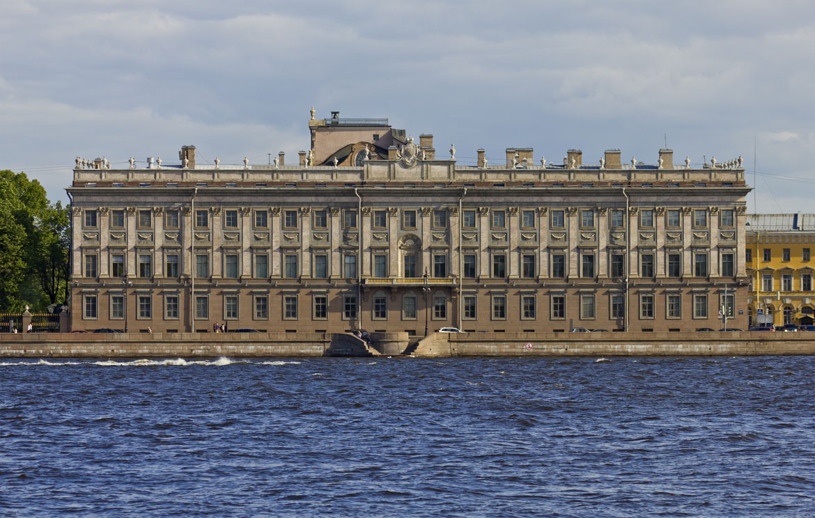 Spb_06-2012_Palace_Embankment_various_01