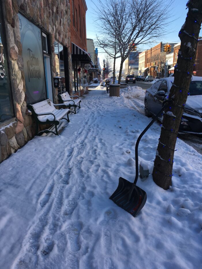 Who shovels the snow in downtown LO?