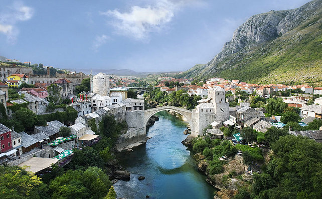 Mostar_Old_Town_Panorama_2007