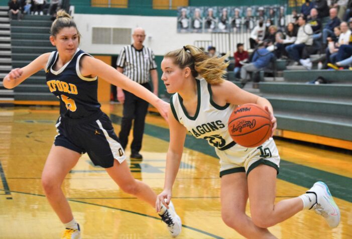 Lady Dragons down Wildcats 36-32, improve to 6-0 in OAA White