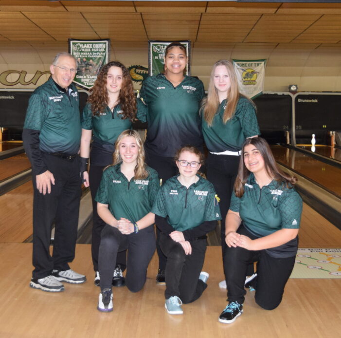 LO varsity girls bowling take Oakland County Championship