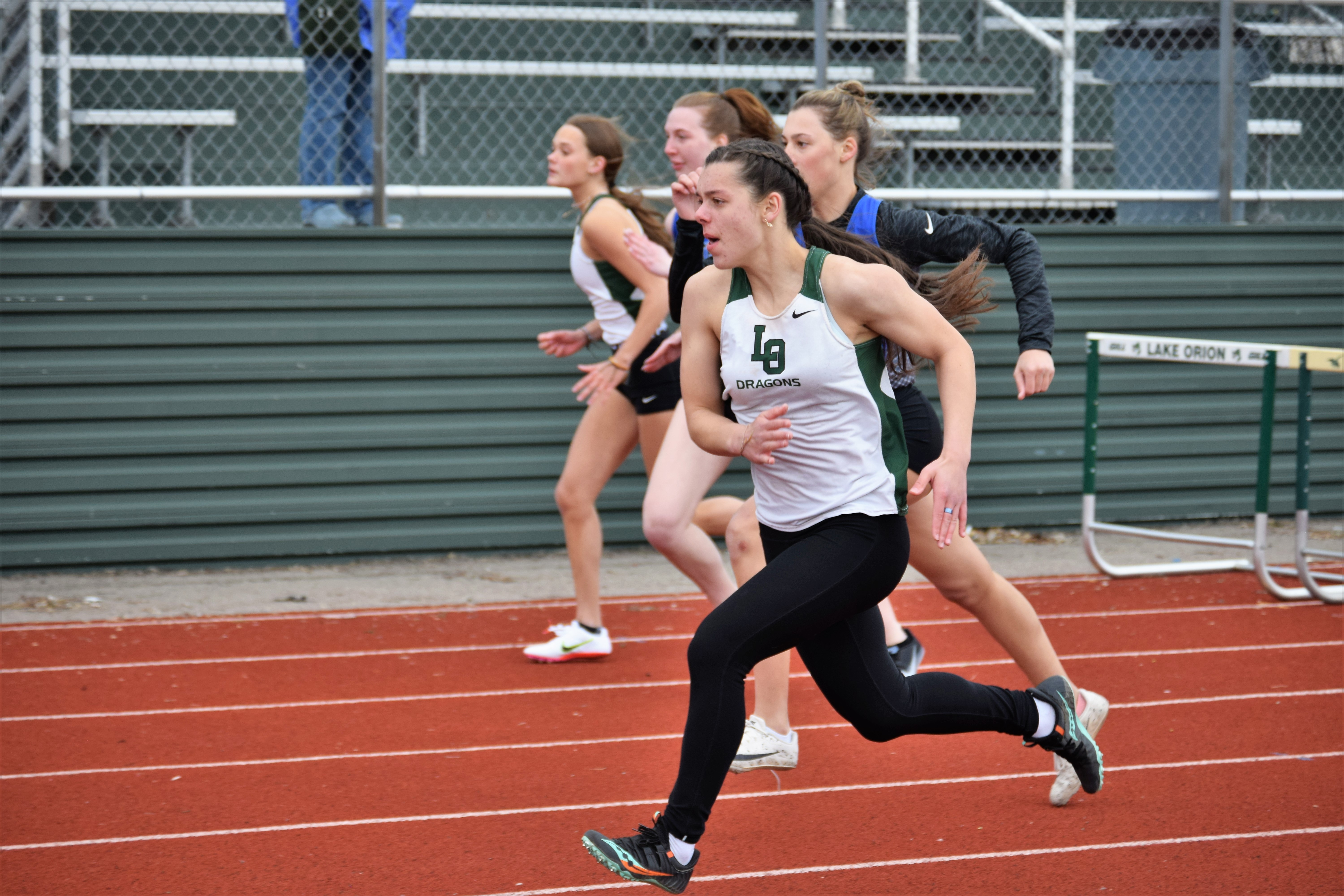 100 hurdles girls (3)