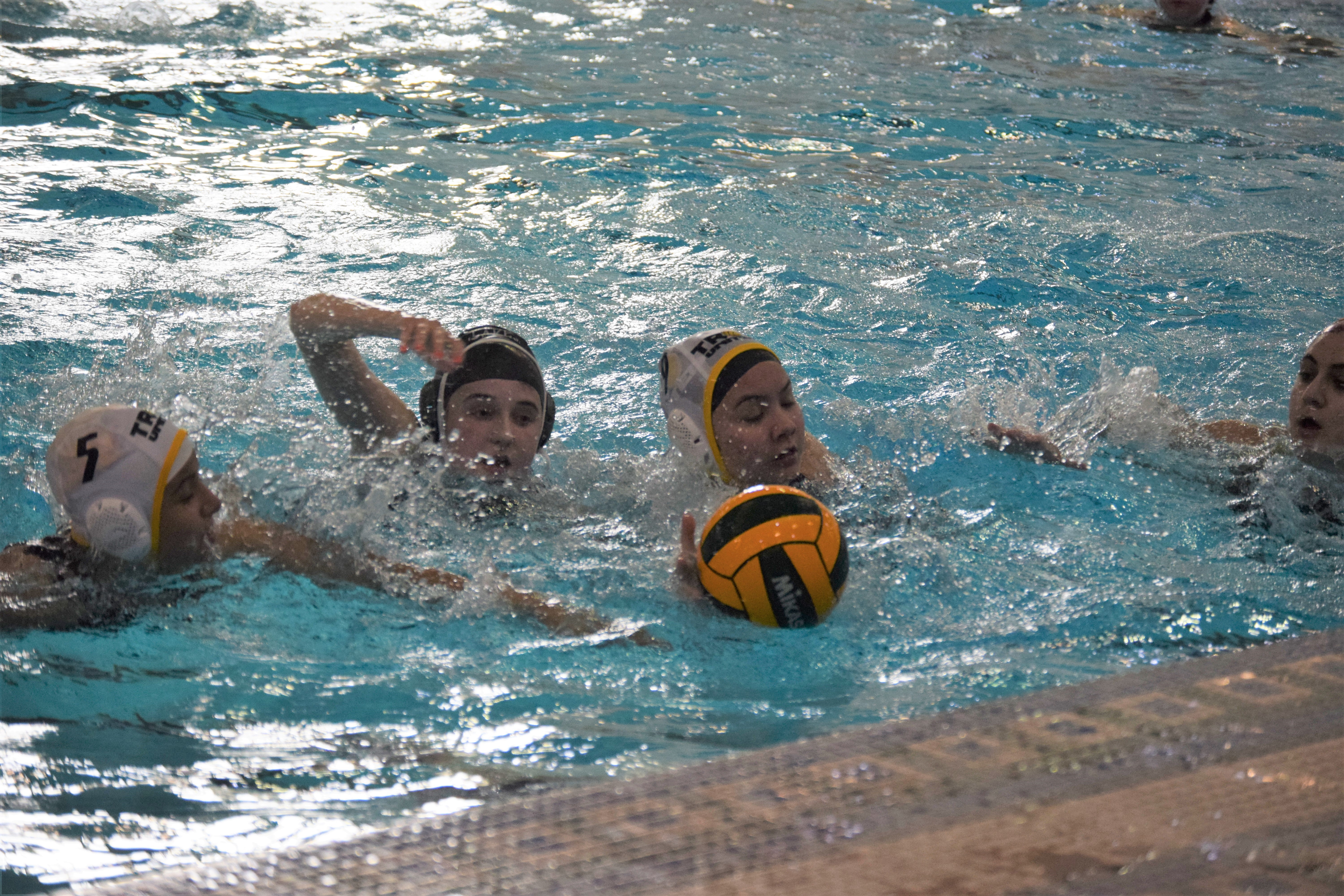 girls water polo (2)