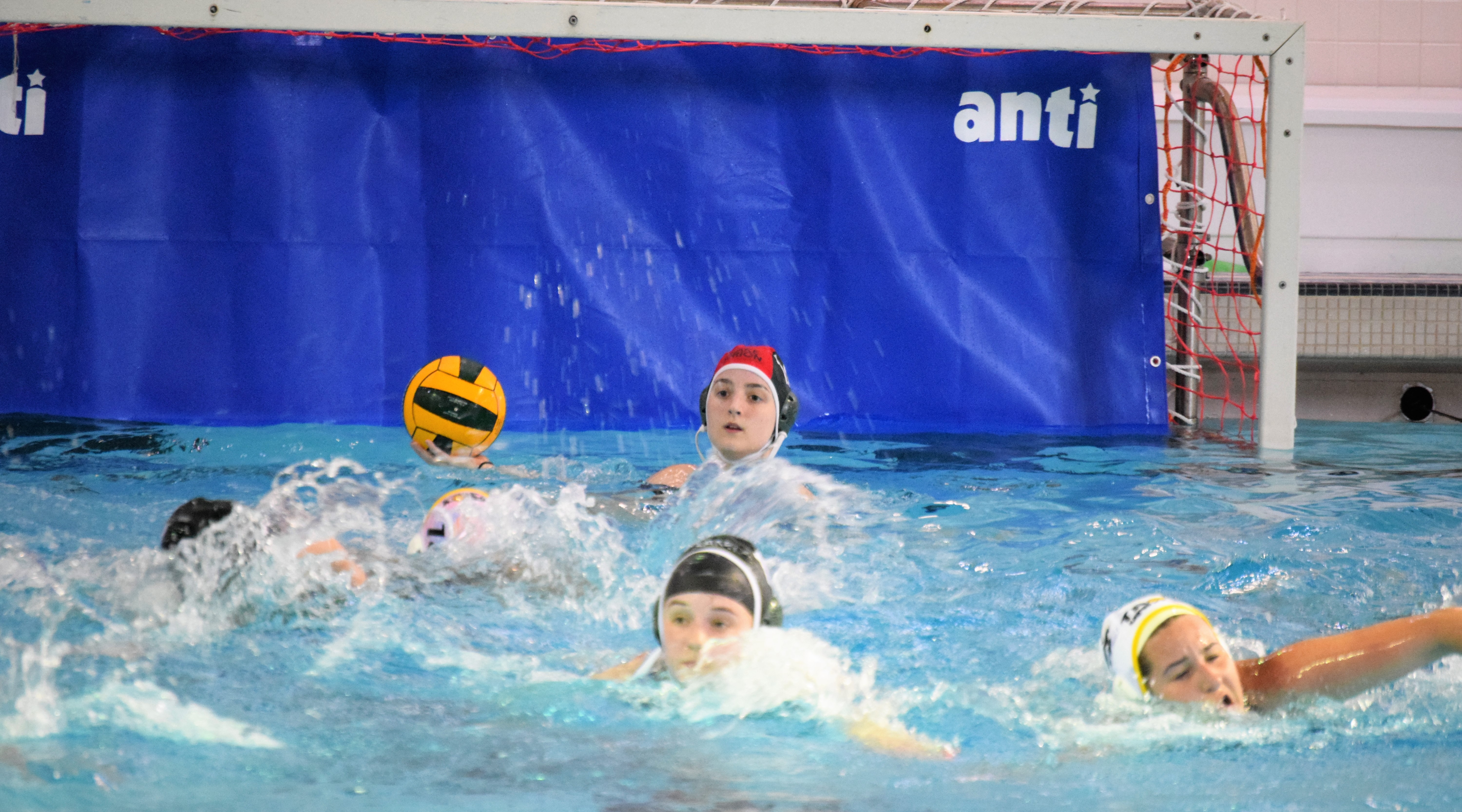 girls water polo (22)