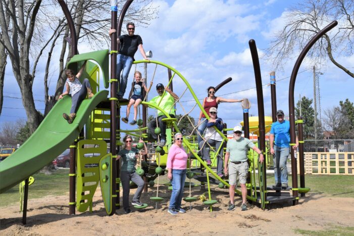Volunteers build new playscape in Green’s Park