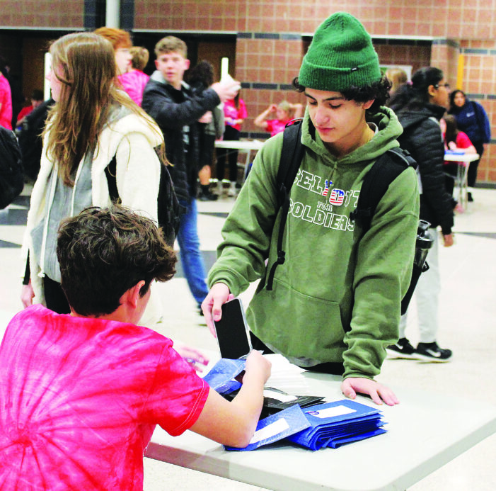 Lake Orion High School participates in annual Cell Out event, benefiting soldiers overseas