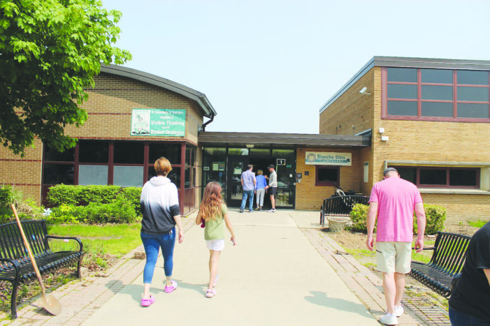 Fond farewell: Lake Orion community walks down memory lane at old Blanche Sims Elementary open house