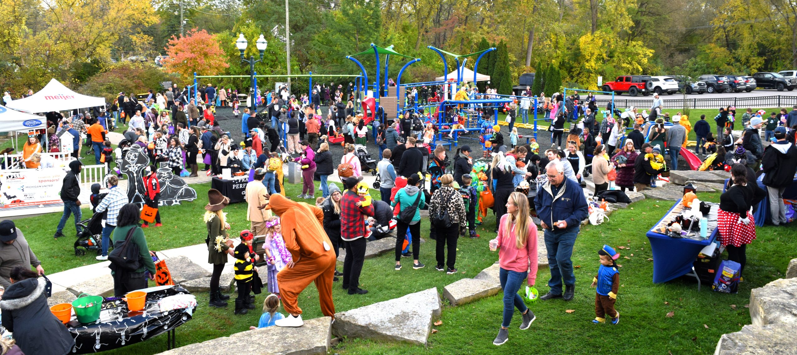 halloween crowd