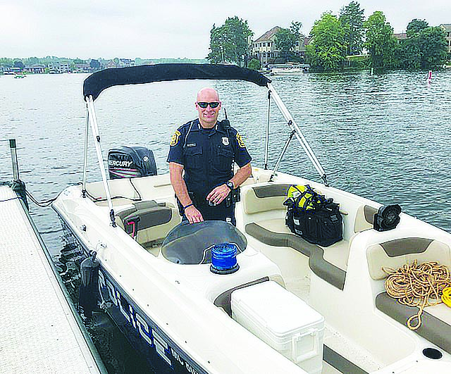 Lake Orion Lake Association donates funds to help equip Lake Orion police boat